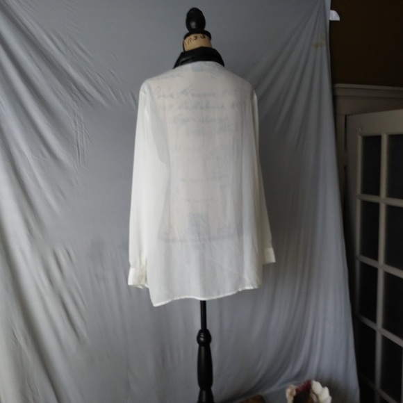 Gold Rama See-Thru blouse with faux leather trim. - Picture 4 of 7